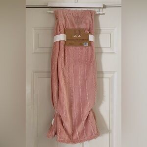 Homespun + Heritage Fluffy Pink Throw Blanket NWT